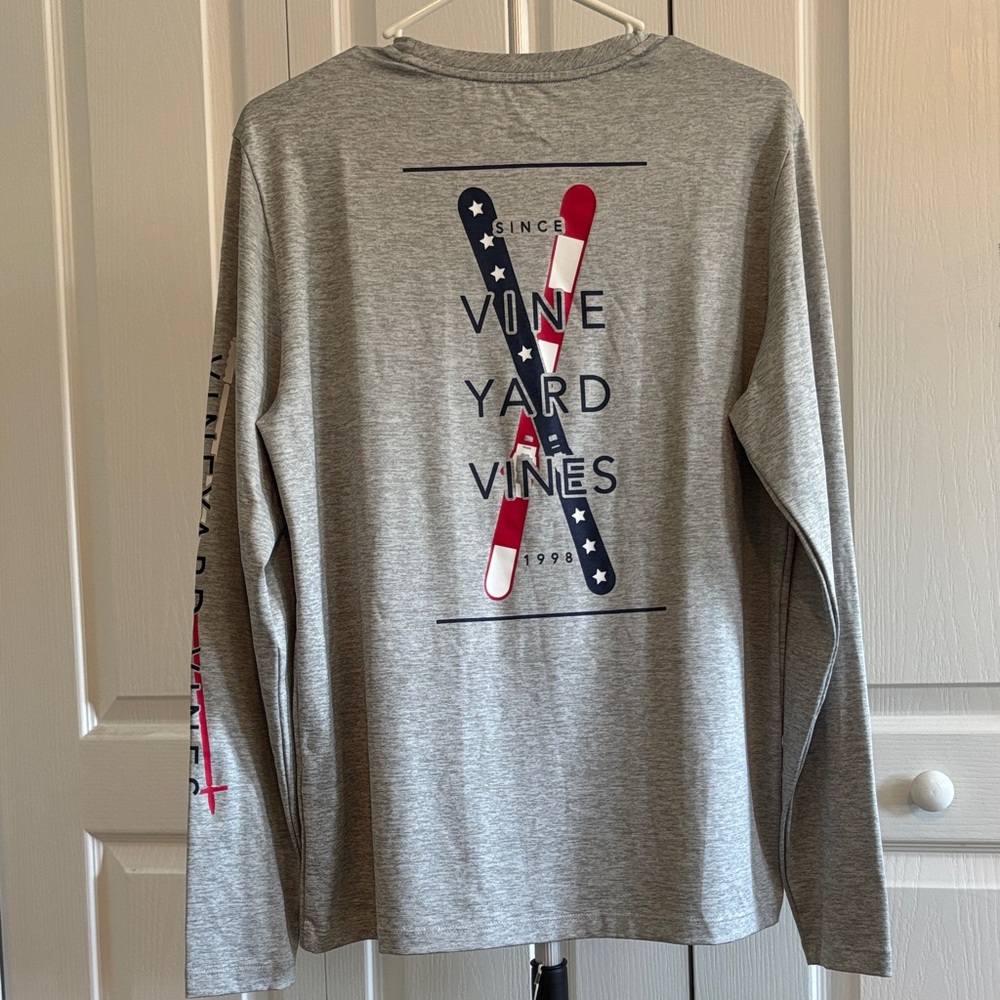 Vineyard Vines Men’s Long Sleeve Crew in Heather Gray with Subtle Chest Logo